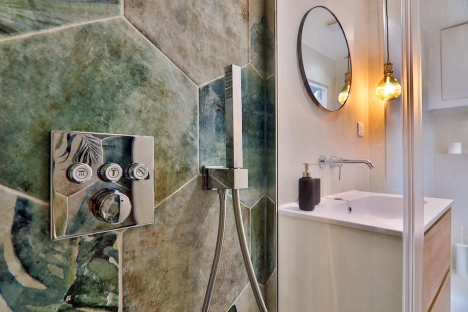 Incredible T2 - La plaine - Very well located Apartment in Marseille