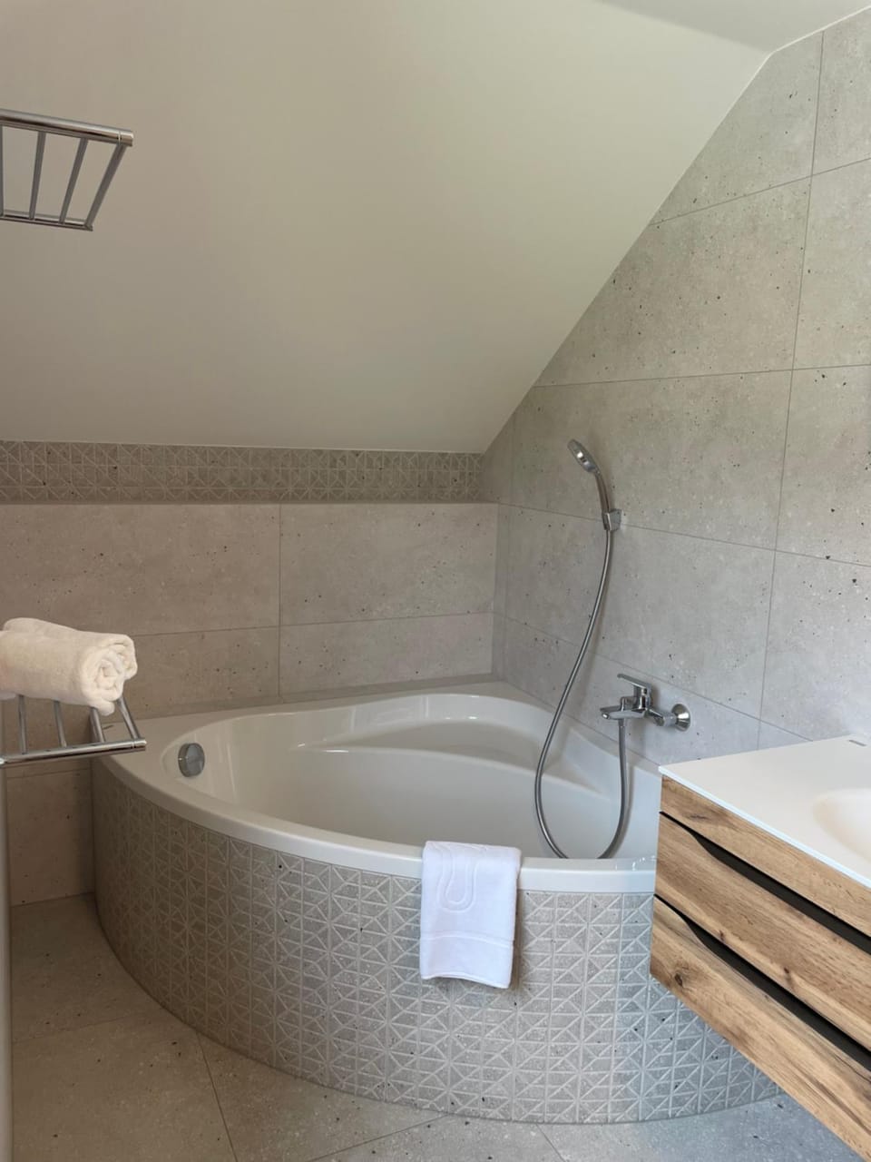 Toilet, Bathroom, Decorative detail, Bath, towels