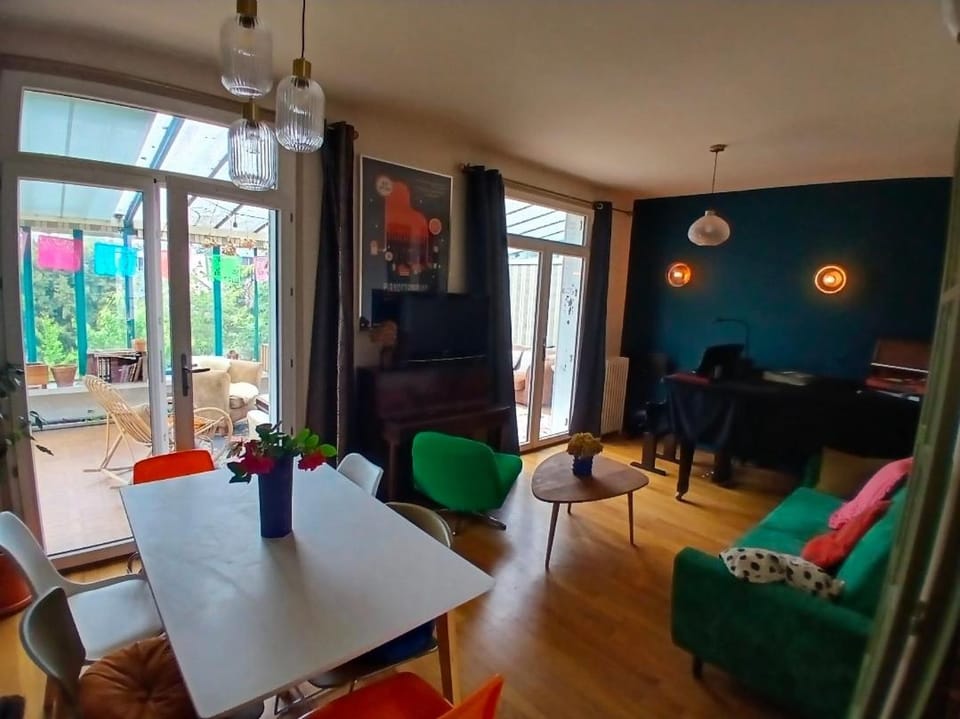 Living room, Seating area
