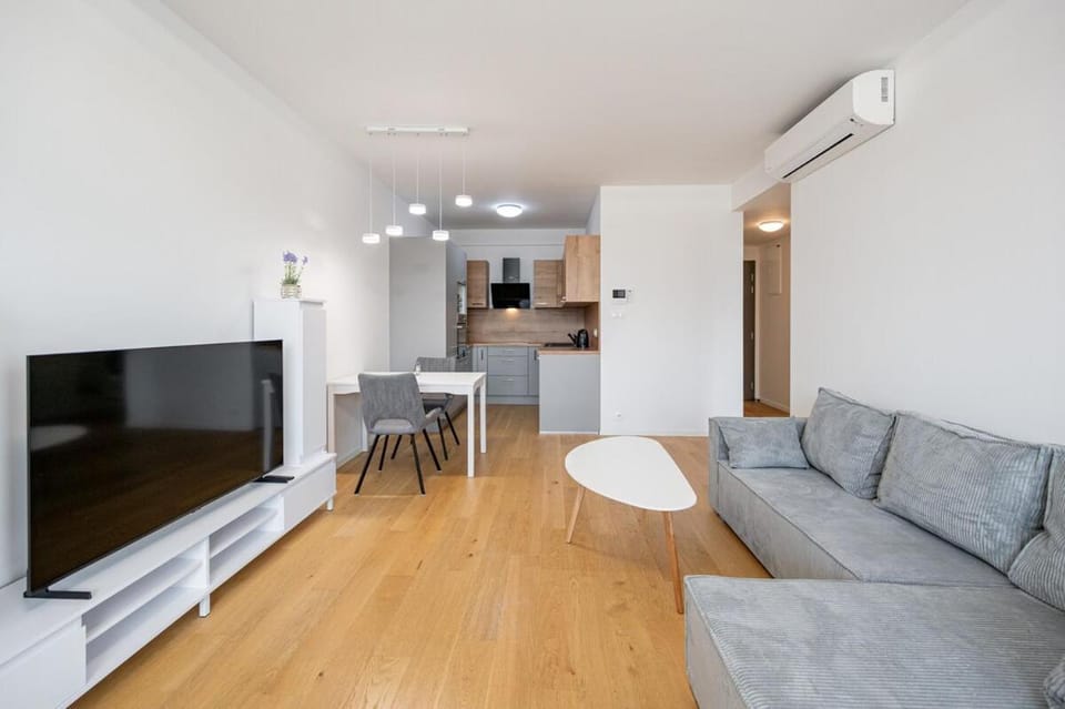 TV and multimedia, Kitchen or kitchenette, Living room, Seating area, Dining area, air conditioner