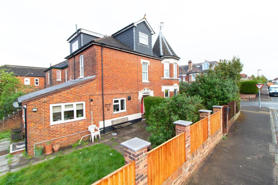 Thornbury Guest House Room 6 Bed and Breakfast in Southampton