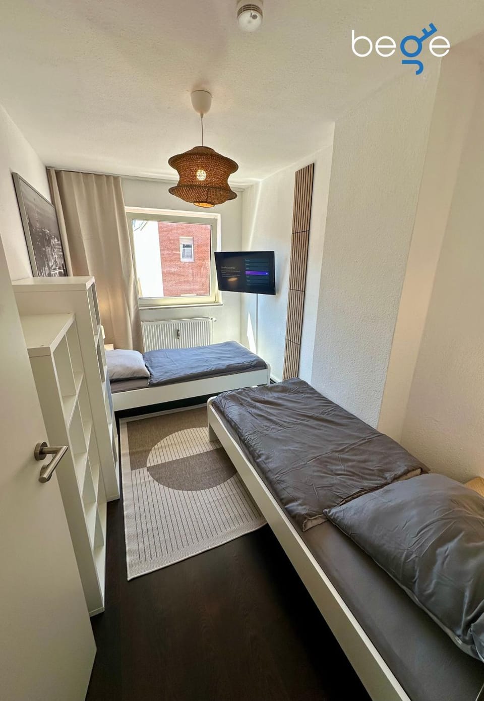 Bed, TV and multimedia, Photo of the whole room, Bedroom