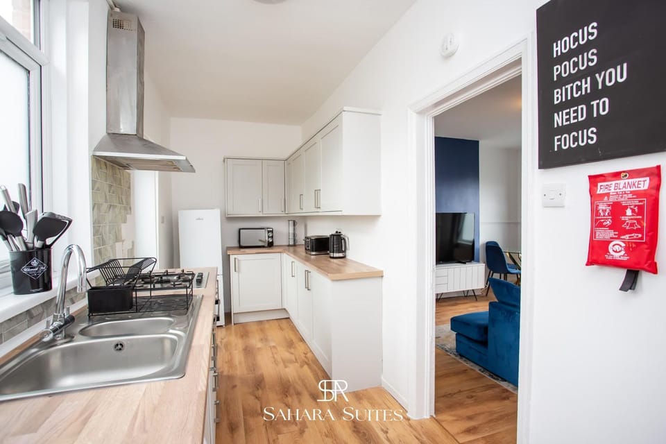 Kitchen or kitchenette, oven, toaster
