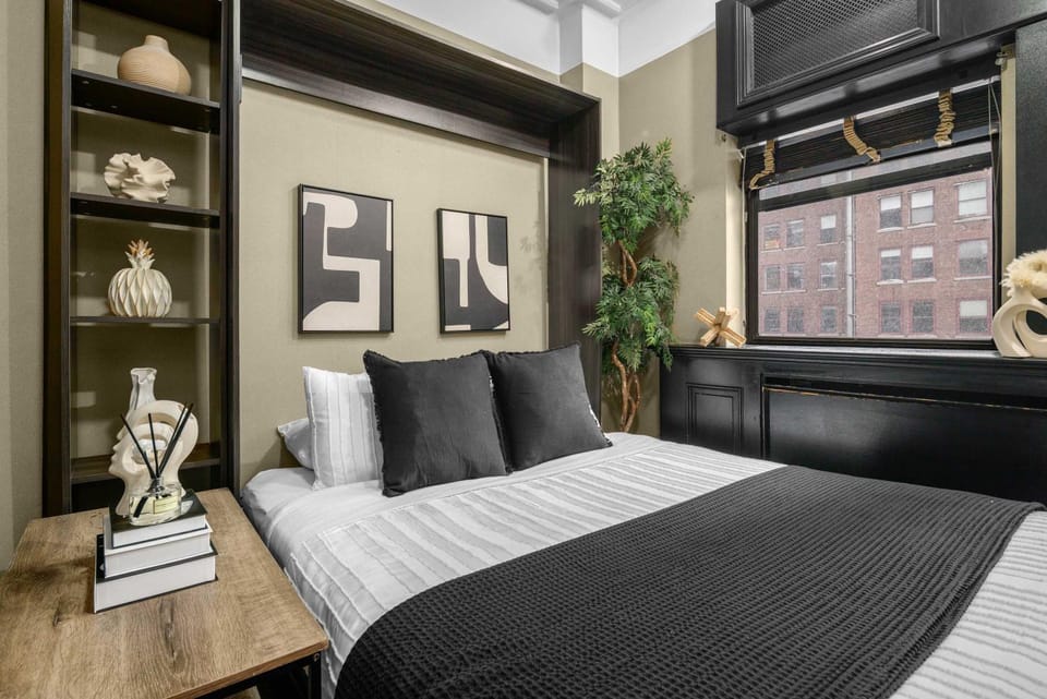 Central NYC Apartment Walking Distance to Everywhere! Apartment in Midtown