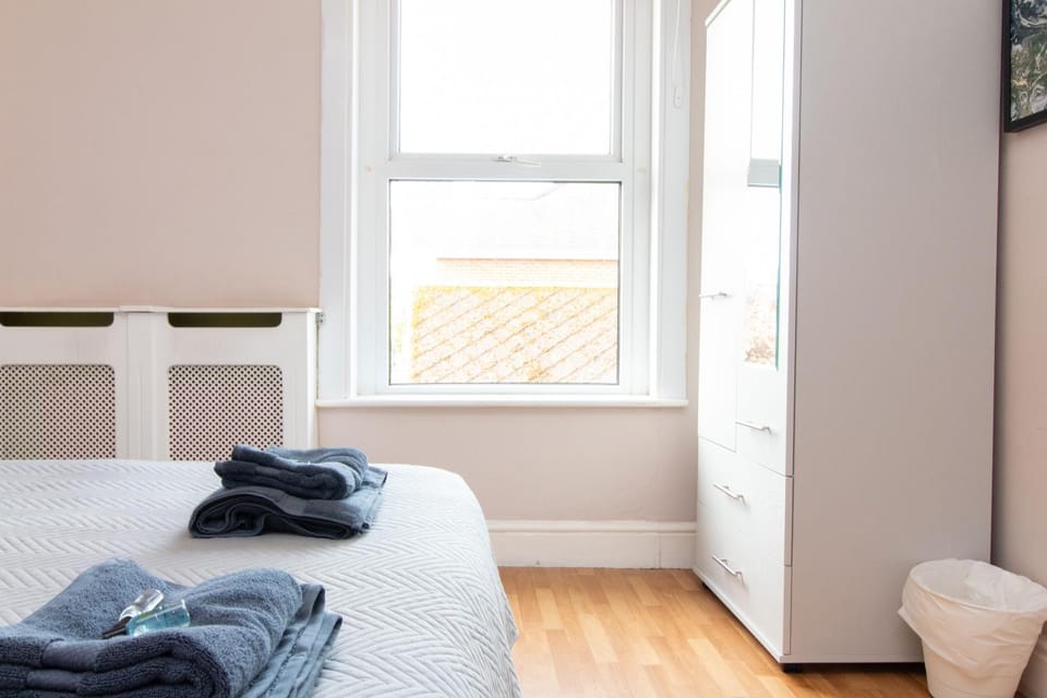 Thornbury Guest House Room 7 Bed and Breakfast in Southampton