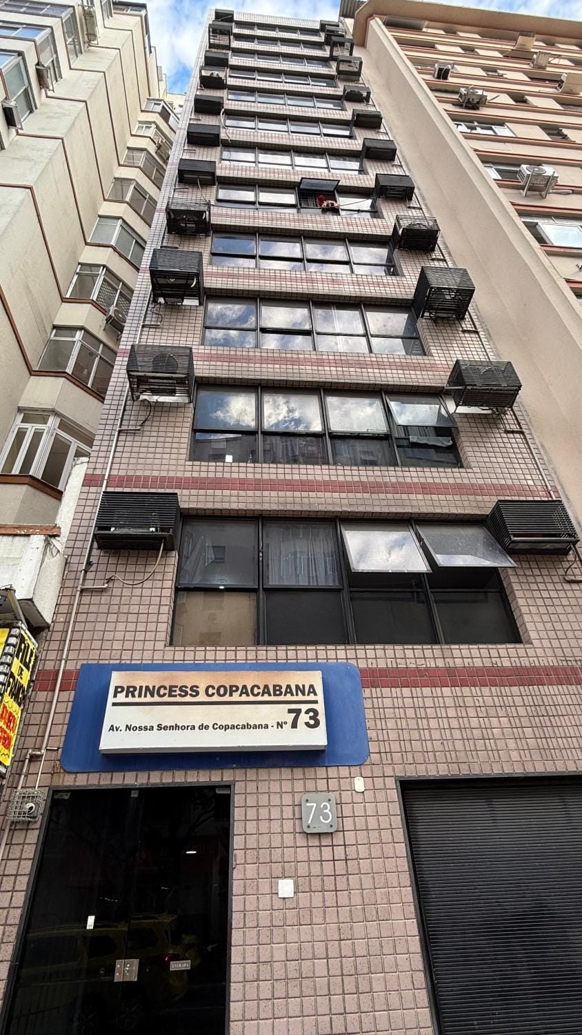 CopacaBana, same block of the beach! Quadra da praia, tudo perto, Apto Divertido Apartment in Rio de Janeiro