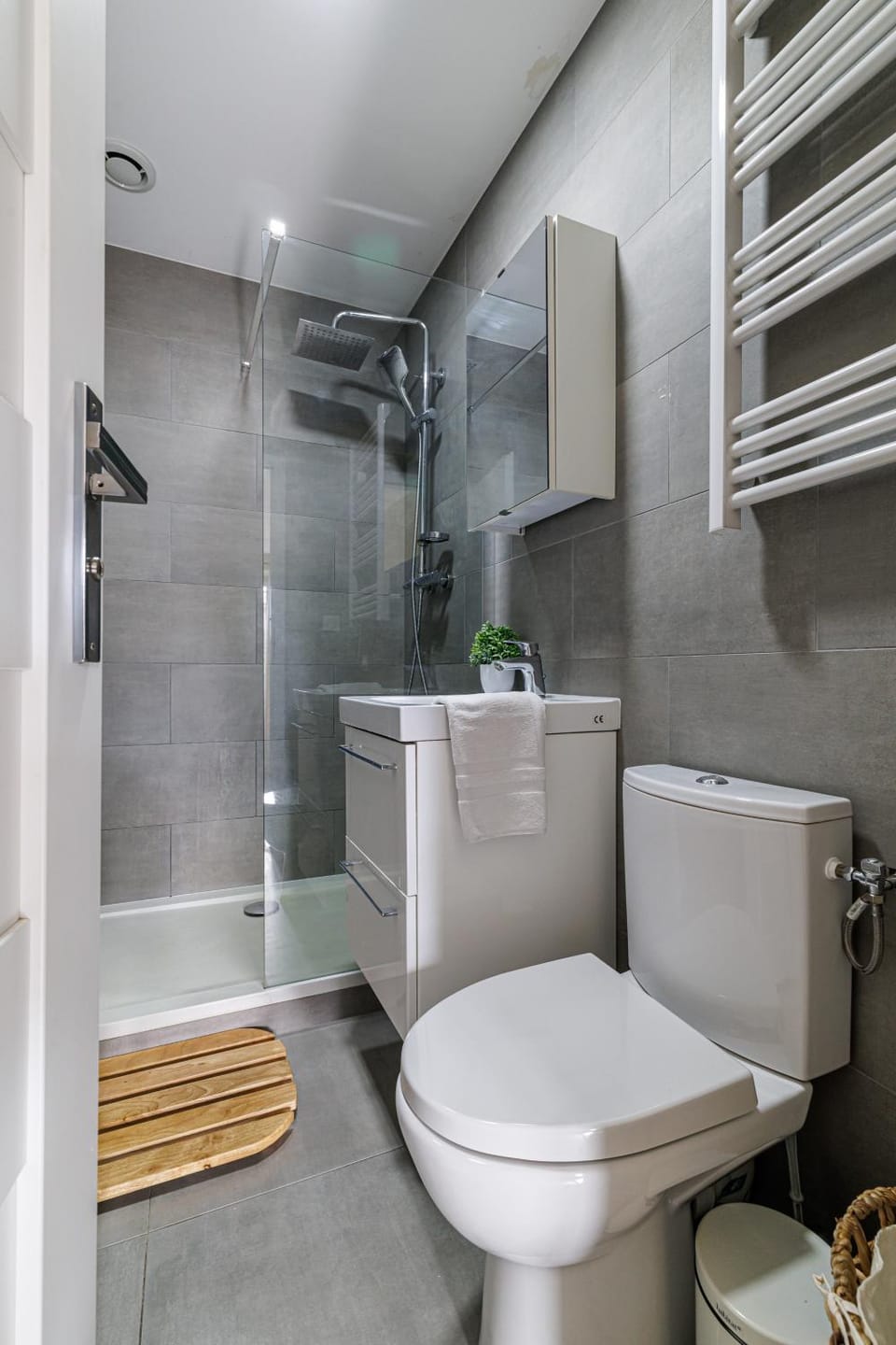 Shower, Toilet, Bathroom