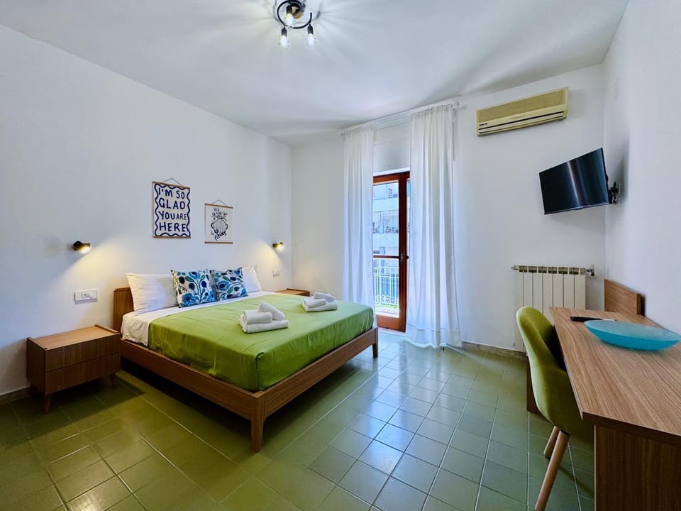 Bed, Bedroom, air conditioner