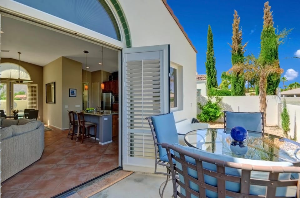 Hidden Jewel House in Cathedral City
