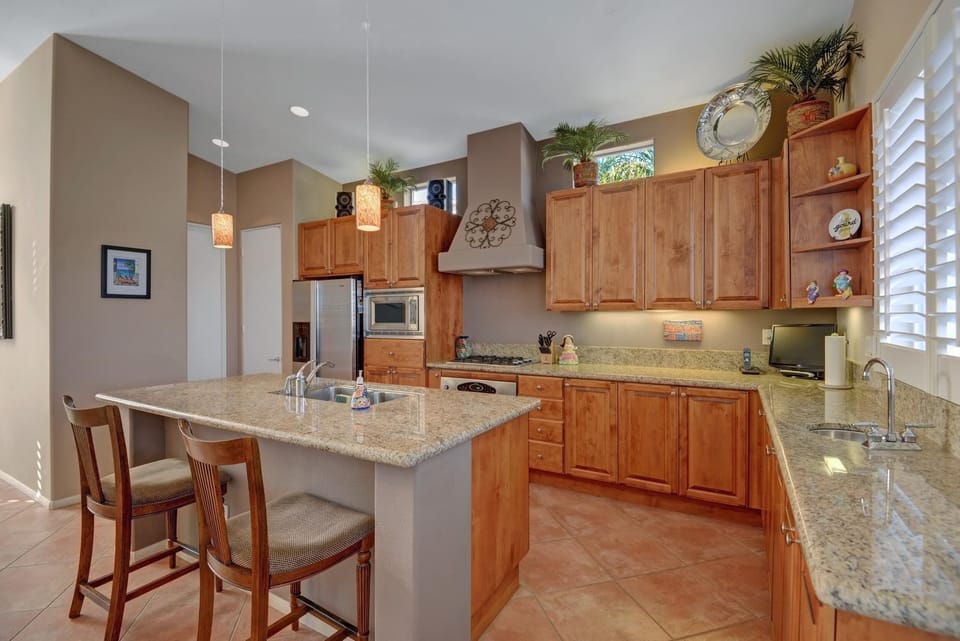 Hidden Jewel House in Cathedral City
