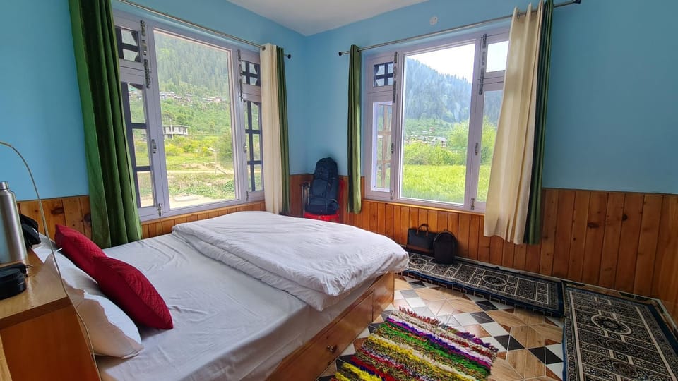 Bed, Natural landscape, Photo of the whole room, Bedroom, Mountain view