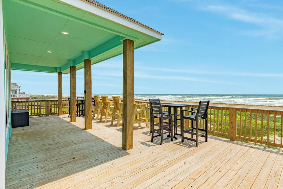 Beachfront steps to the sand private walkover House in Brazoria County