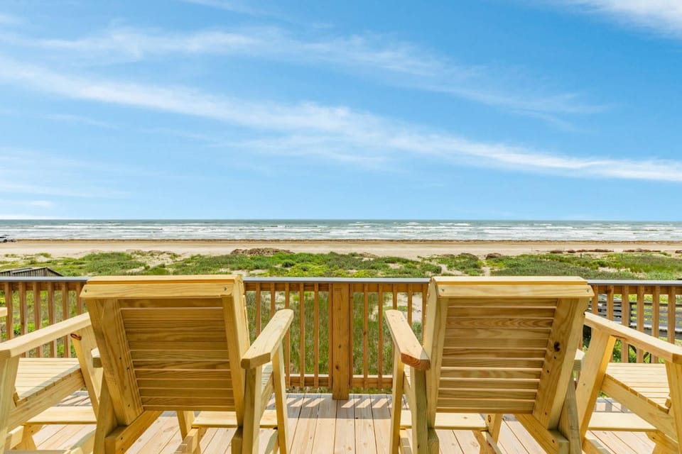 Beachfront steps to the sand private walkover House in Brazoria County