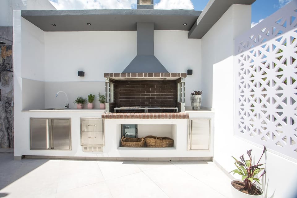 Day, BBQ facilities