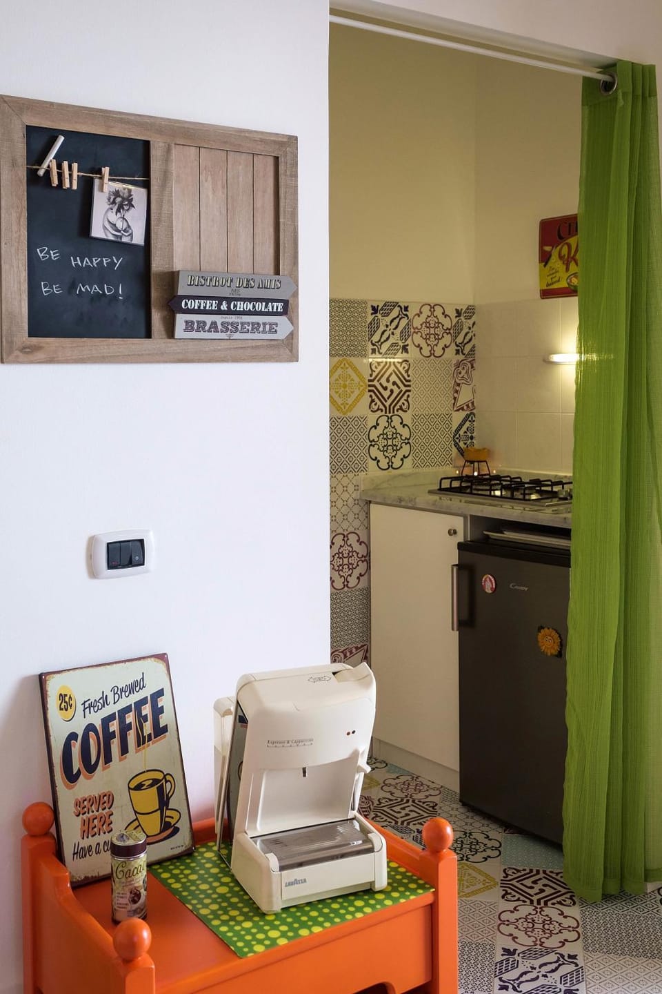 Restaurant/places to eat, Communal kitchen, Breakfast, Italian breakfast, Non alcoholic drinks, Internal: Not applicable to any particular room