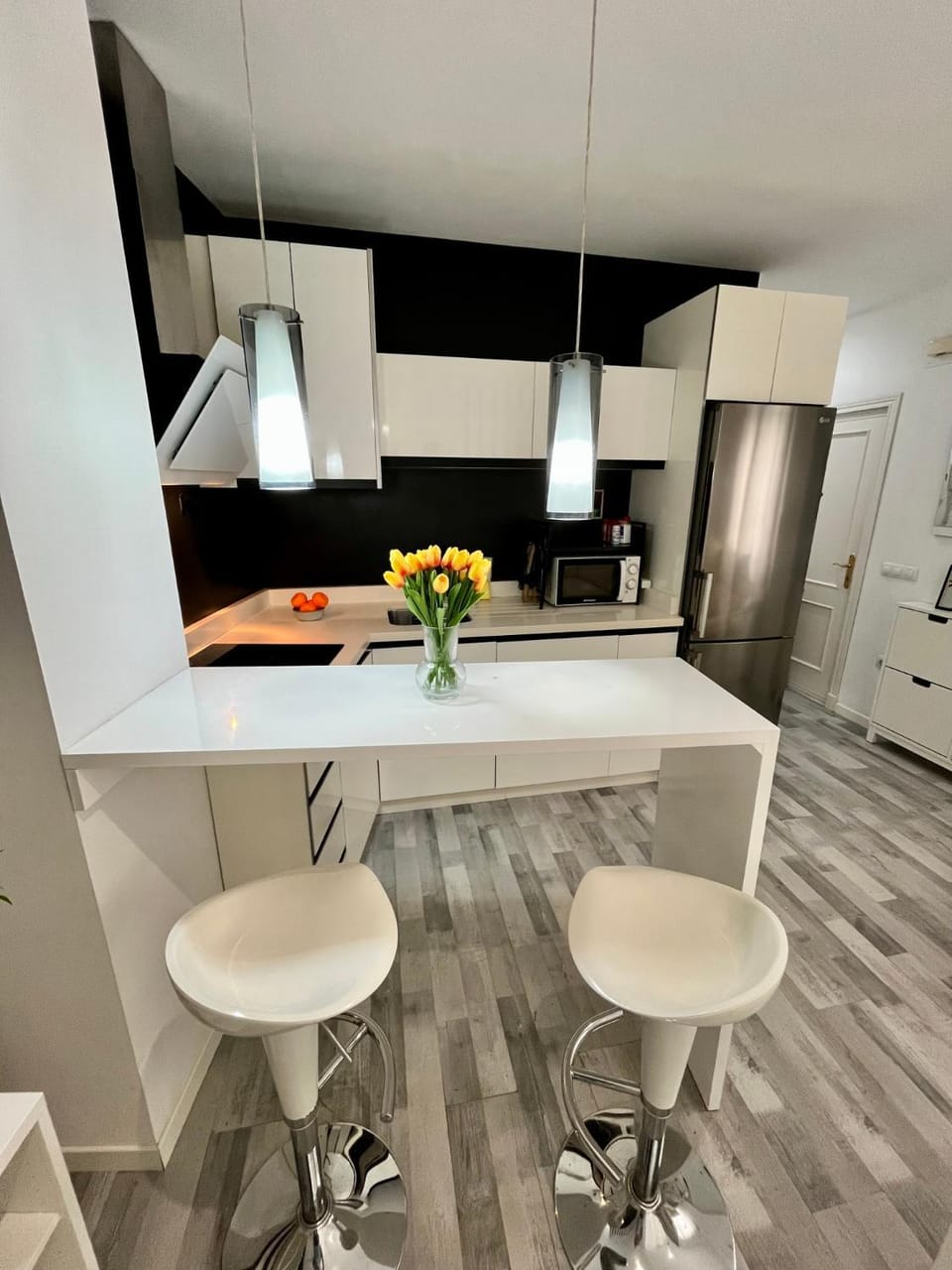 Kitchen or kitchenette, Dining area, stove