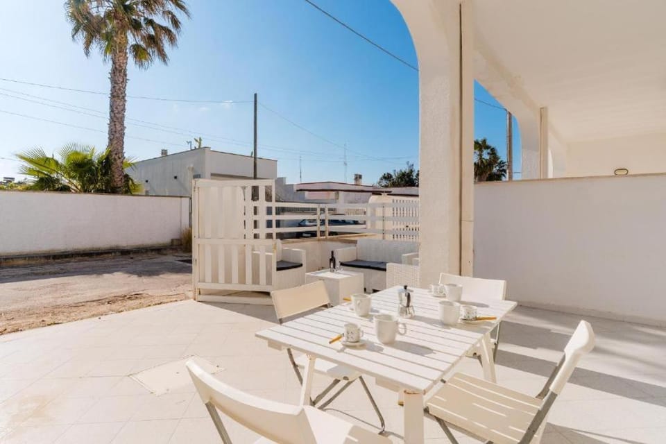Villino Airone House in Torre Lapillo