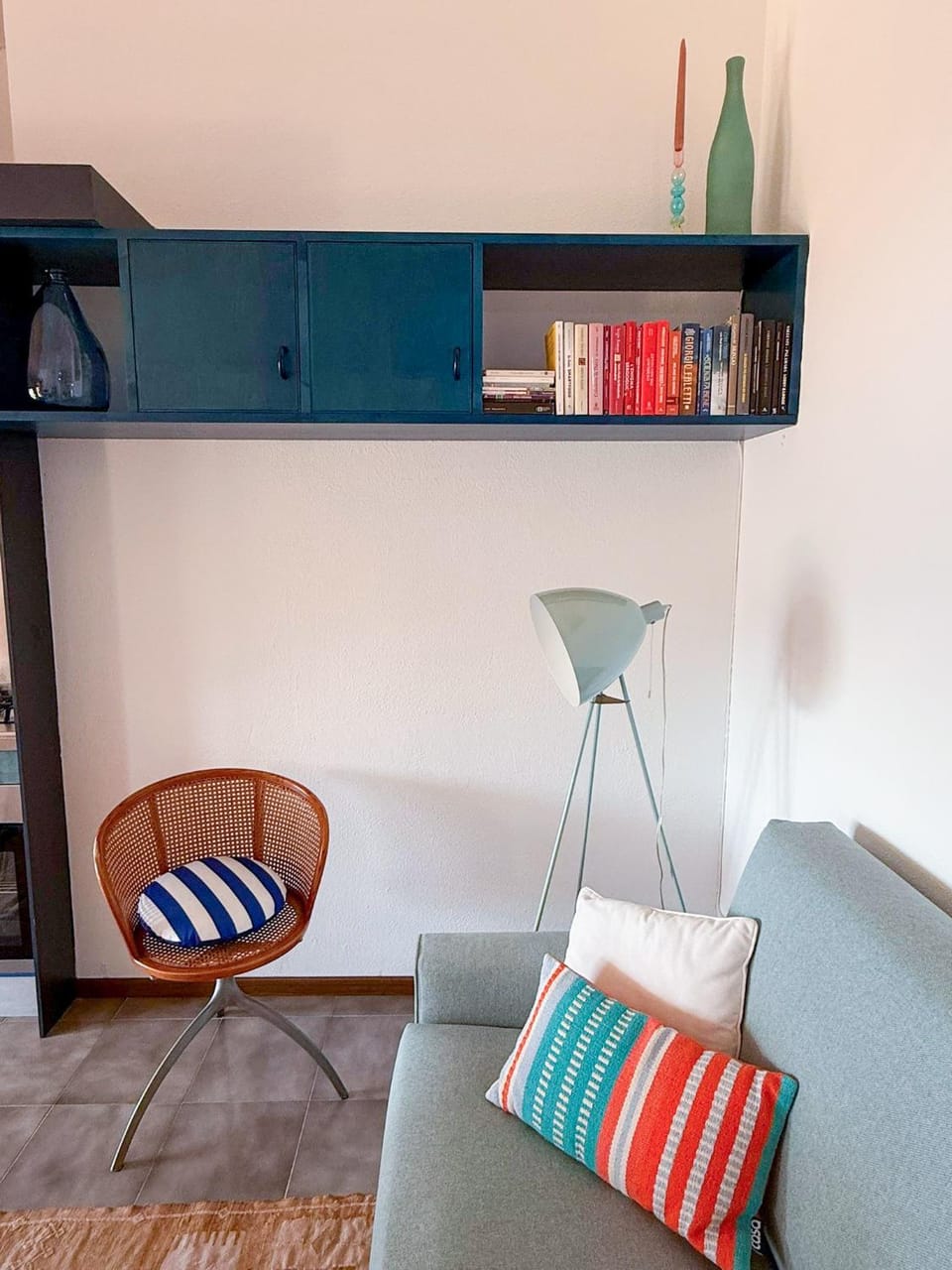 Library, Living room, Seating area