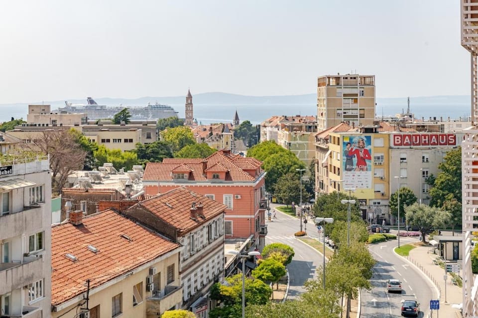 Spacious Terrace Apartment with Private Parking Apartment in Split