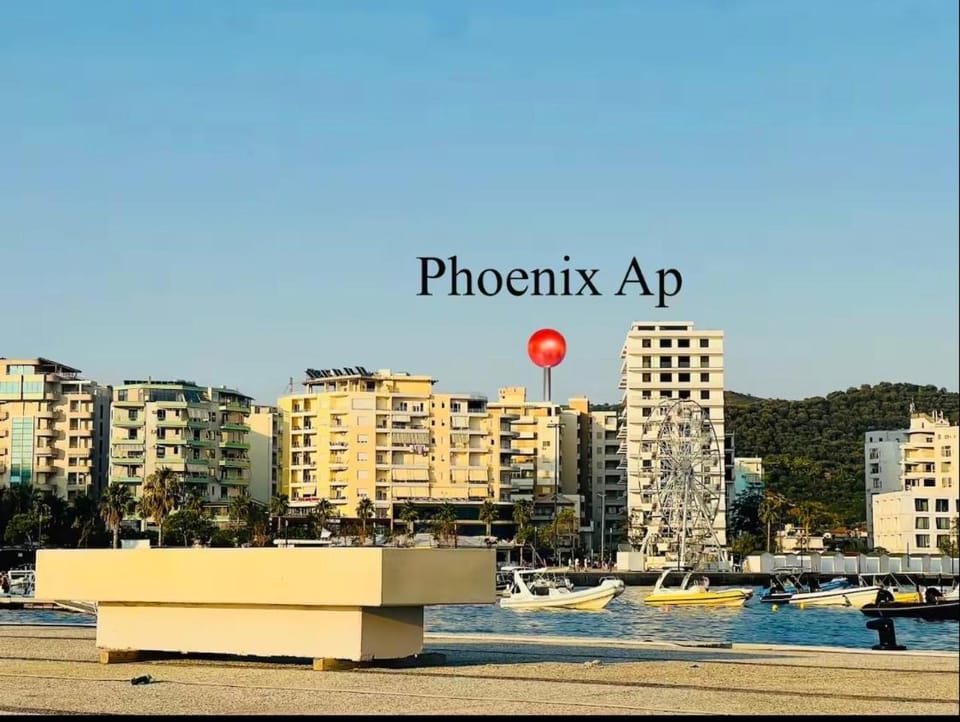 Phoenix Apartment Lungomare- Great Location Apartment in Vlorë