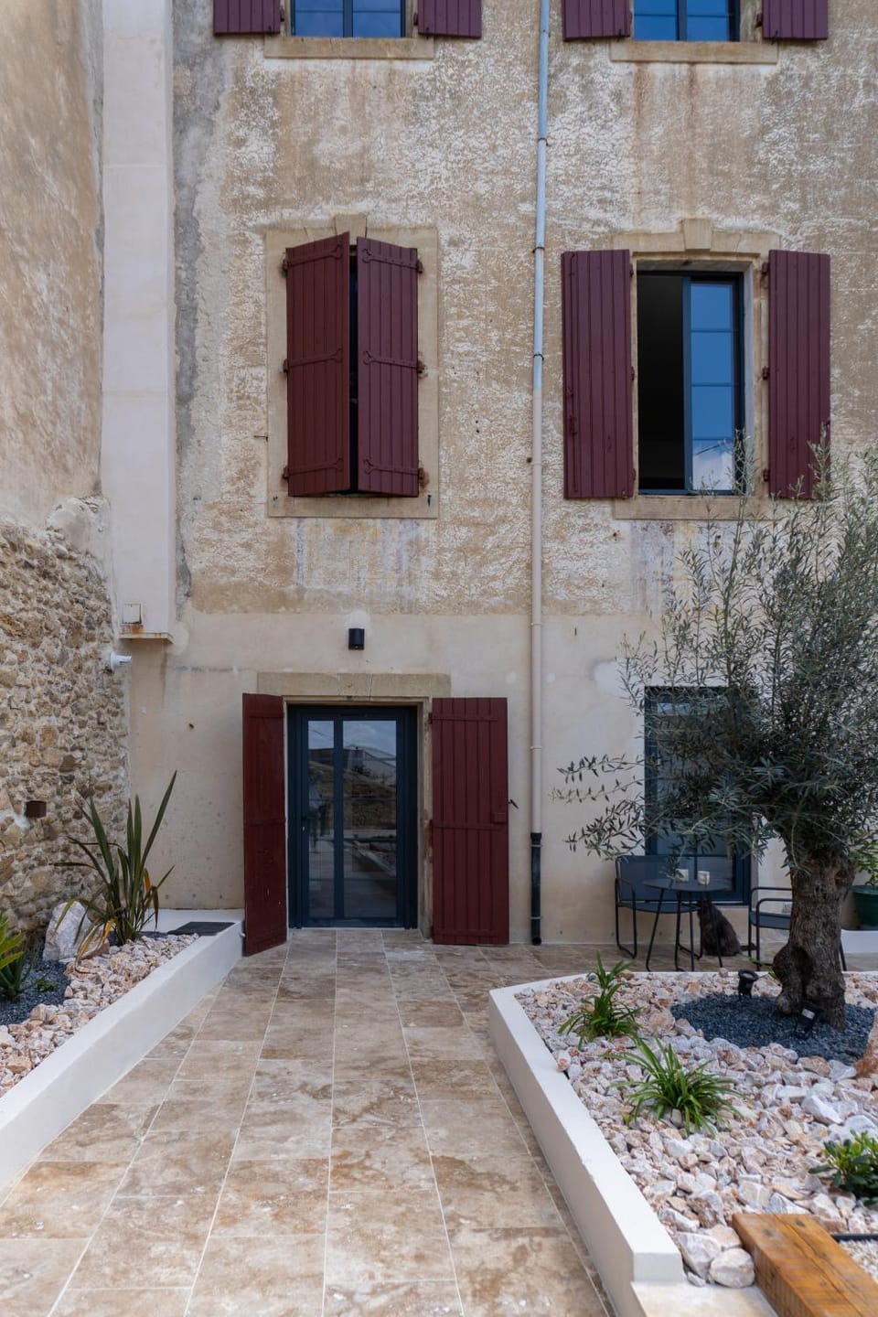 Property building, Facade/entrance
