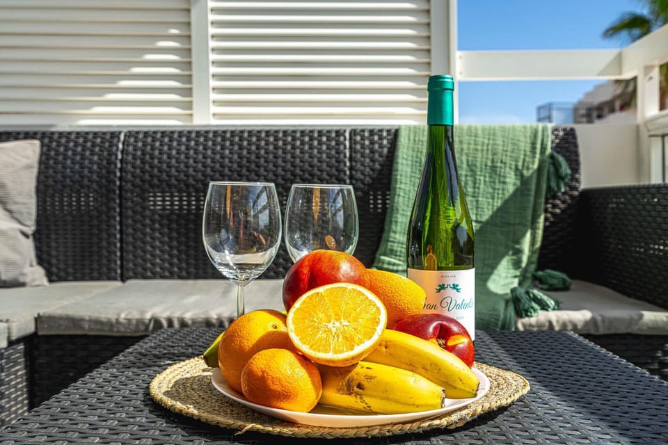 Balcony/Terrace, Food and drinks, Food