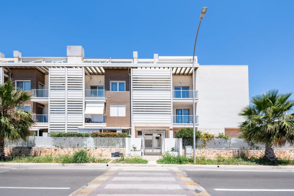 Property building, Facade/entrance, acessibility