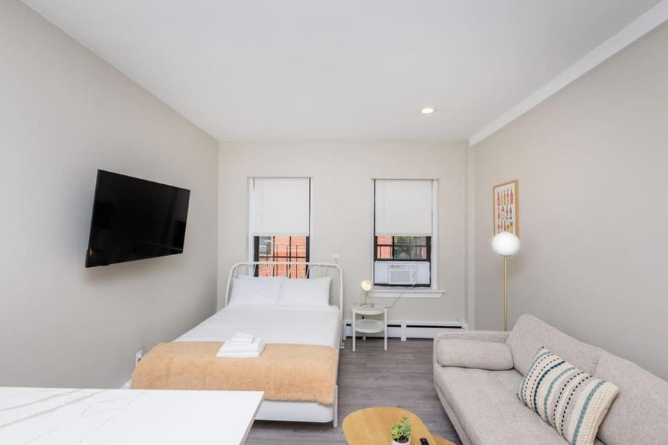 Newly Renovated w Exposed Brick Apartment in Back Bay