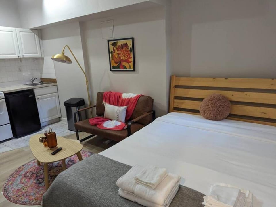 Tranquil South End Studio Apartment in Back Bay