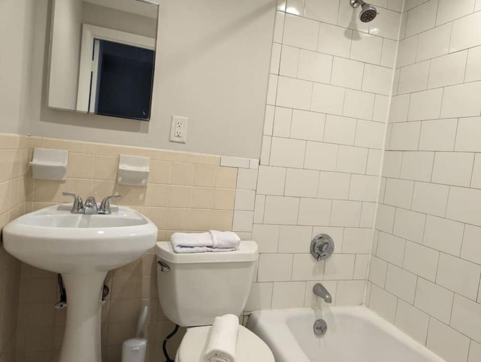 Tranquil South End Studio Apartment in Back Bay