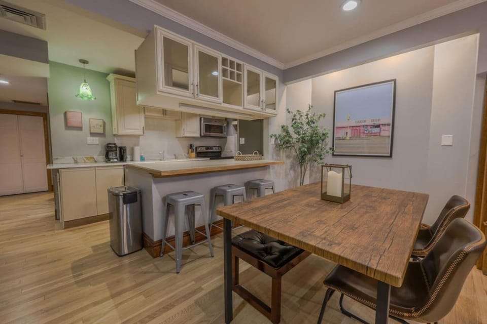 Classic 2Bed 2Bath Apartment w patio in Back Bay Apartment in Back Bay