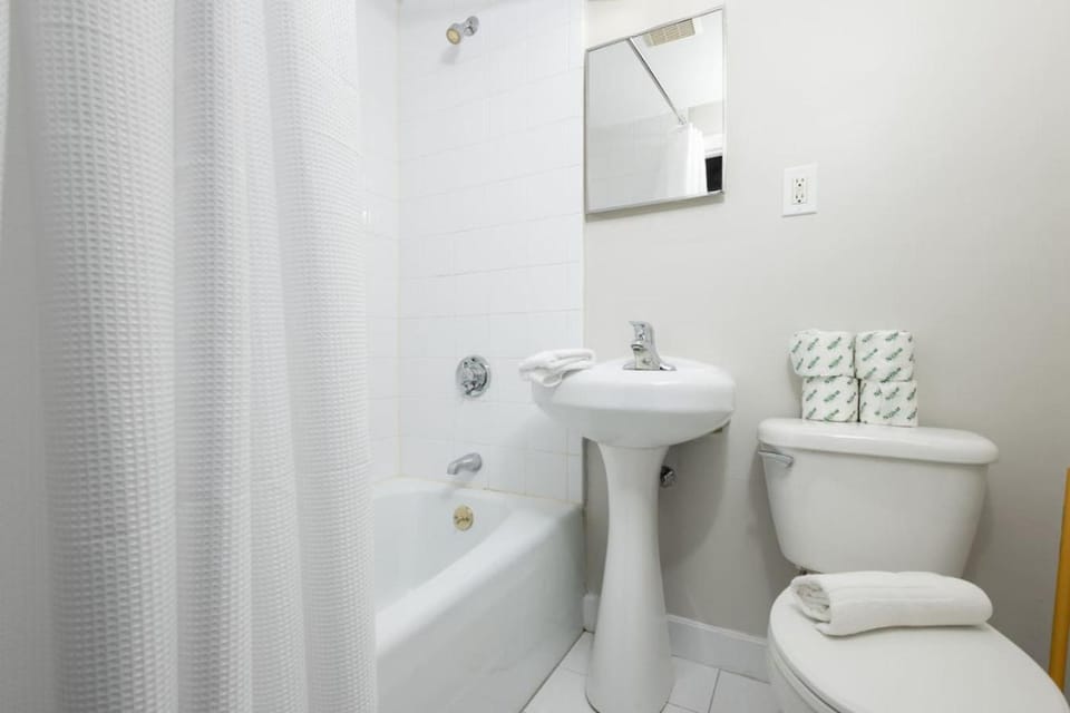 Centrally Located Basic Studio Apartment in Back Bay