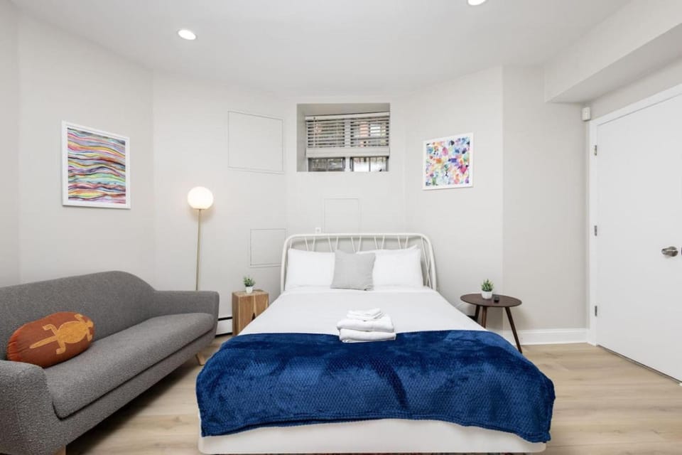 Petit Garden Level Micro Studio Apartment in Back Bay