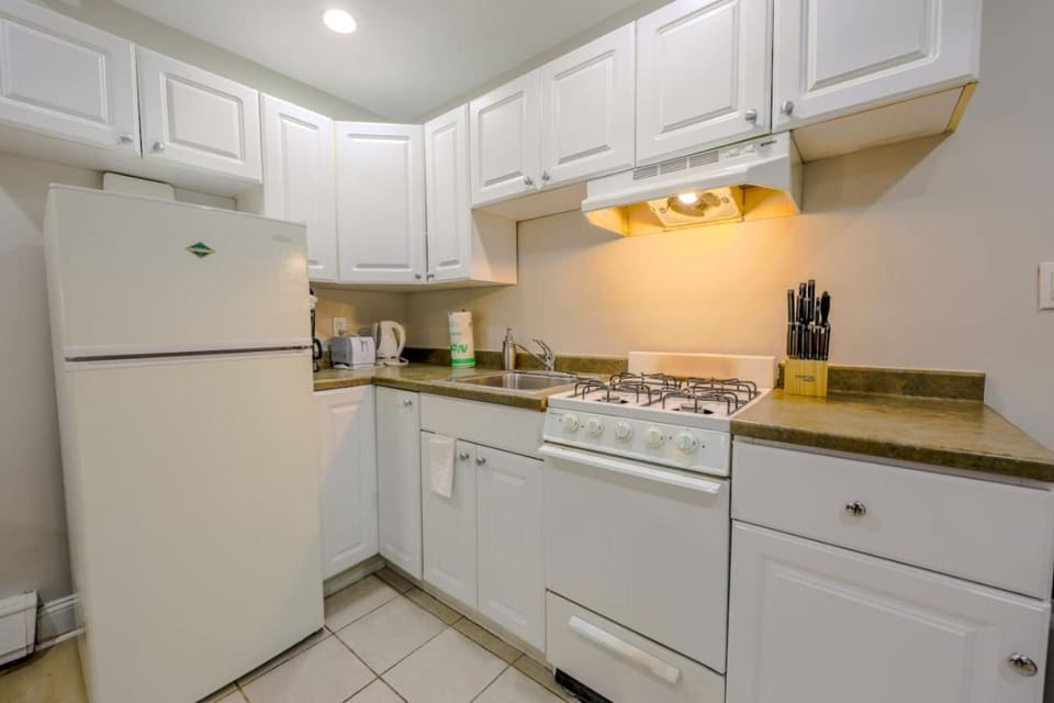 Quiet Studio Circa South End Apartment in Back Bay