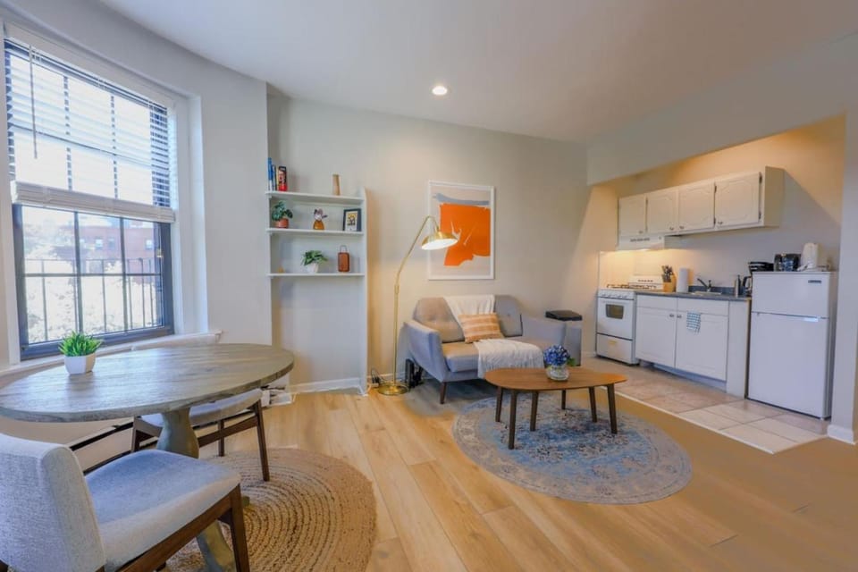 Elegant Prudential Area Studio Apartment in Back Bay