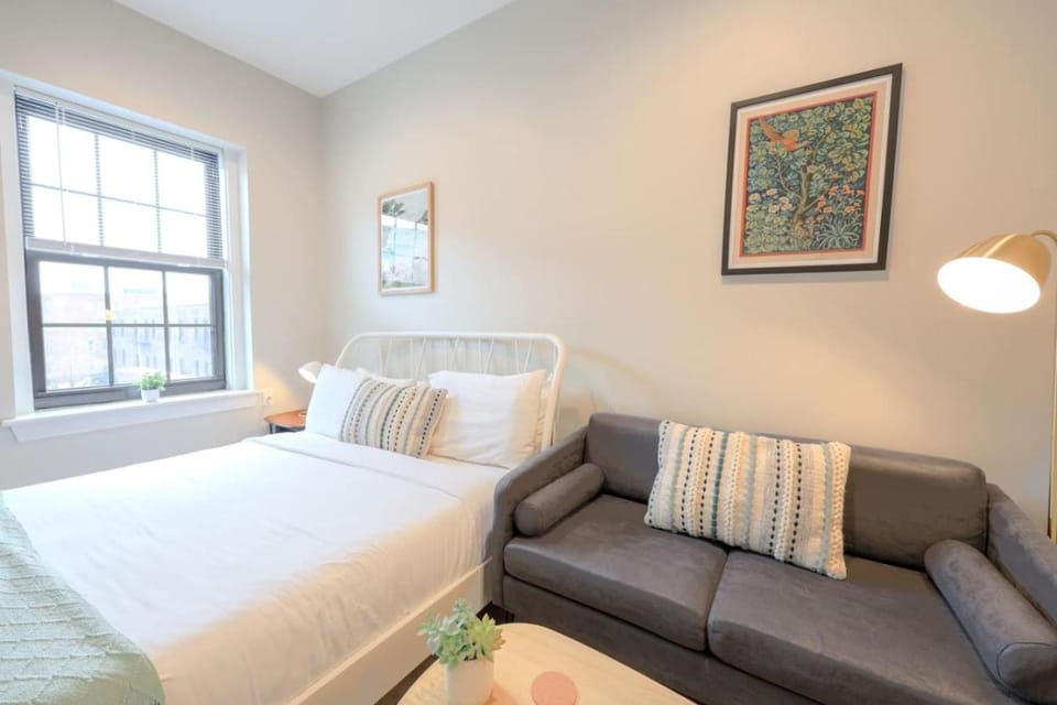 Quaint Studio Apt Close to Fenway Apartment in Back Bay