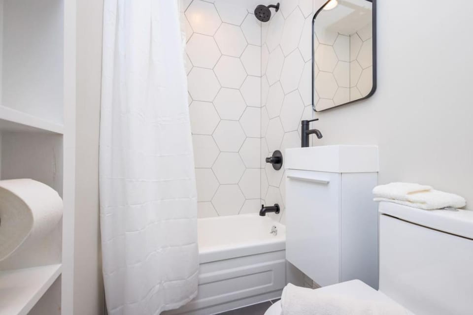 Compact Back Bay Studio Apartment in Back Bay