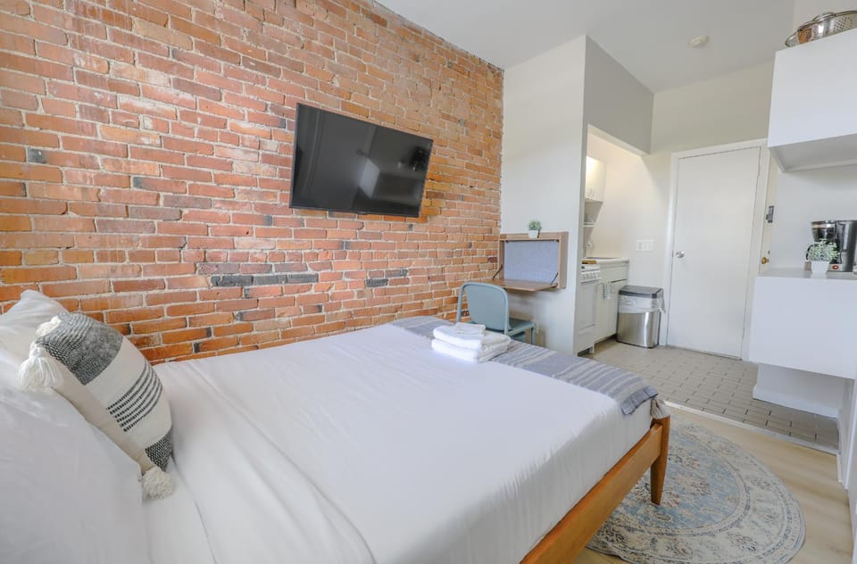 Stylish South End Studio Apartment in Back Bay