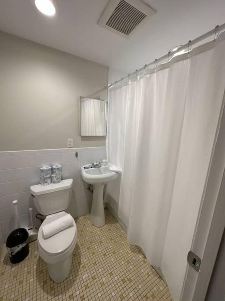 Cozy Central South End Studio Apartment in Back Bay