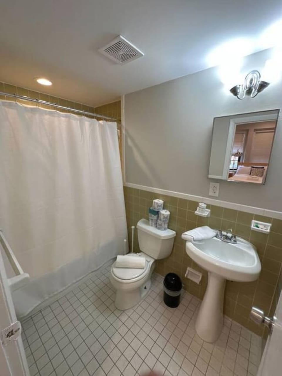 Chic Metro South End Studio Apartment in Back Bay