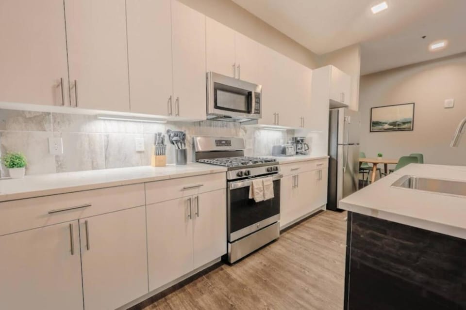Chic Modern 2 bed Apartment with Exposed Brick Apartment in Beacon Hill