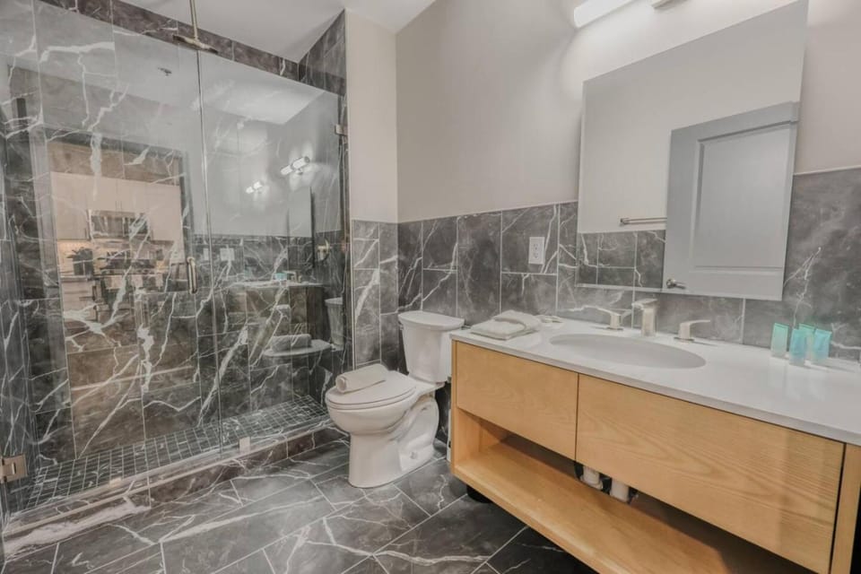 Downton Boston Luxurious 2 Bed Apartment in Beacon Hill