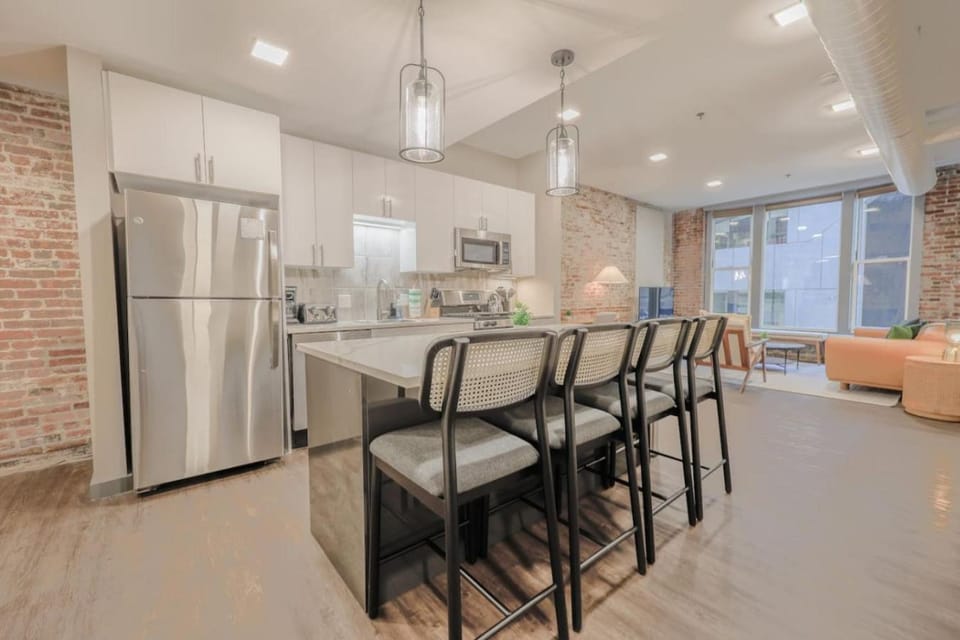 Downton Boston Luxurious 2 Bed Apartment in Beacon Hill