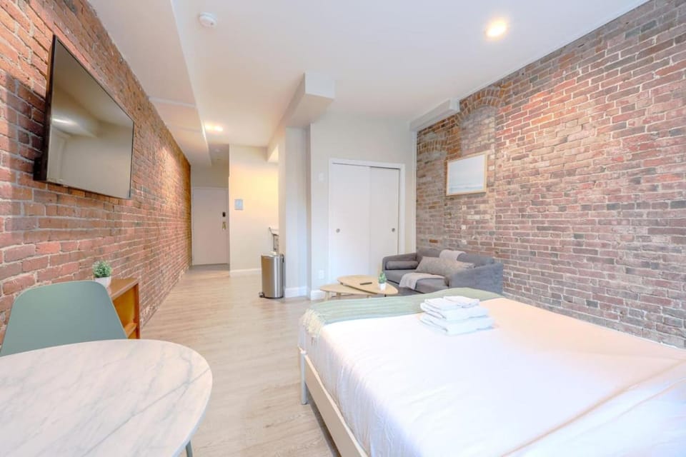 Peaceful South End Studio Apartment in Back Bay