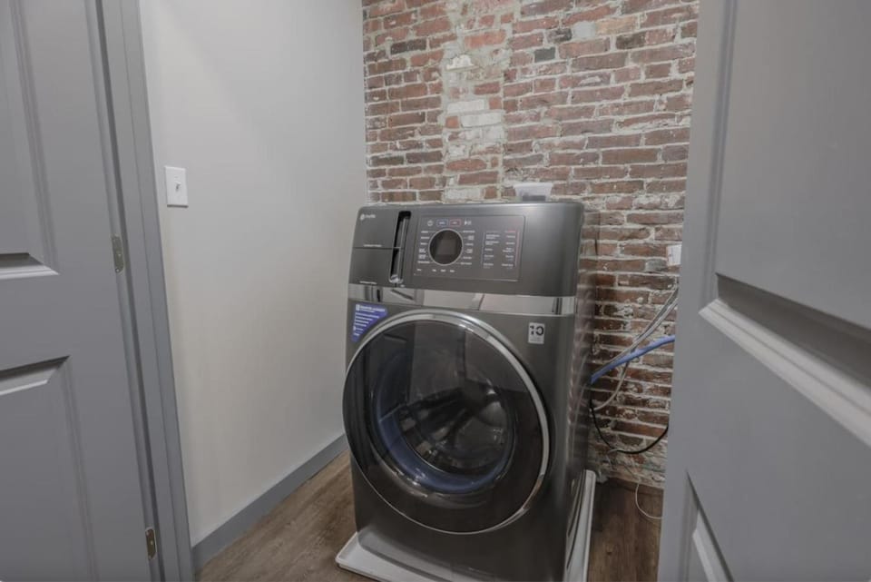 Charming and Chic Studio Apt Apartment in Beacon Hill