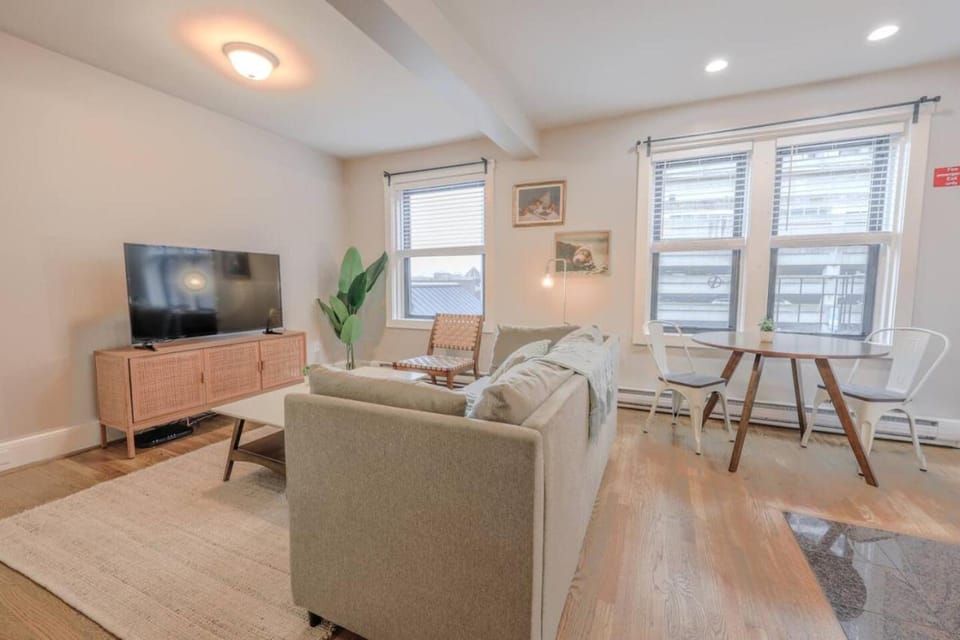 Chic 1 Bed Apartment Steps from Boston Common Apartment in Boston