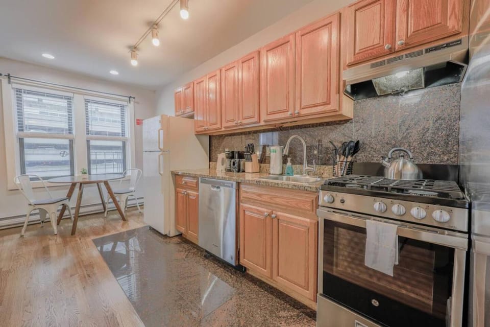 Chic 1 Bed Apartment Steps from Boston Common Apartment in Boston