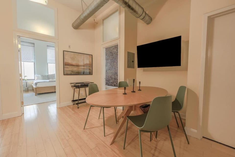 Simple Spacious Apartment Apartment in South Boston