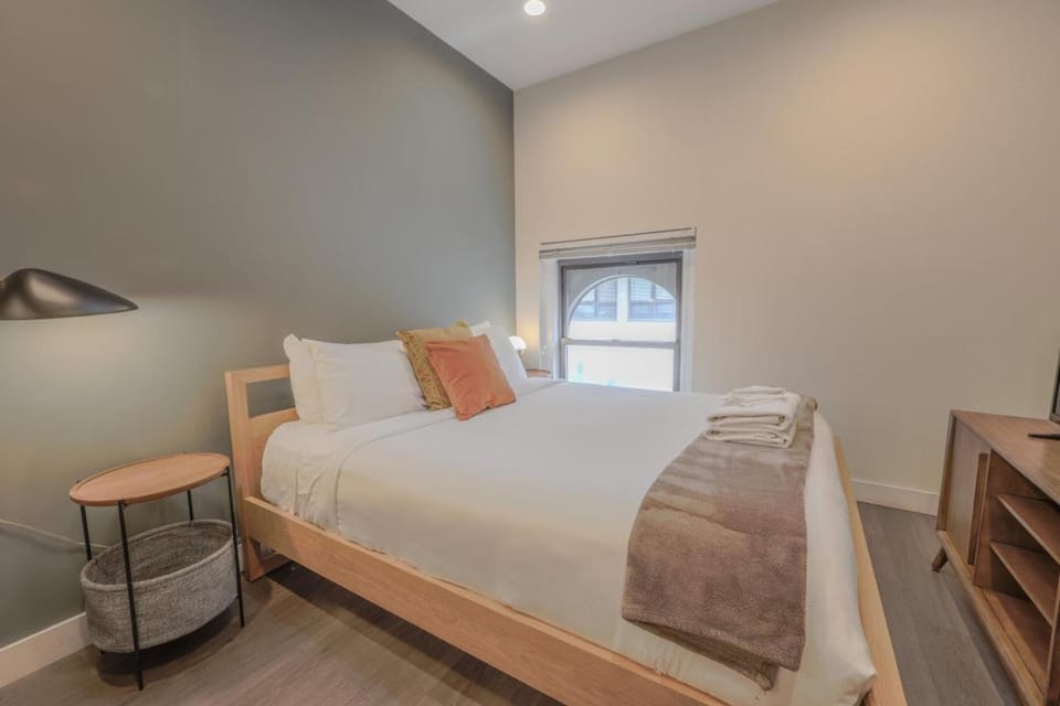 Serene Studio Close to MGH Apartment in South Boston