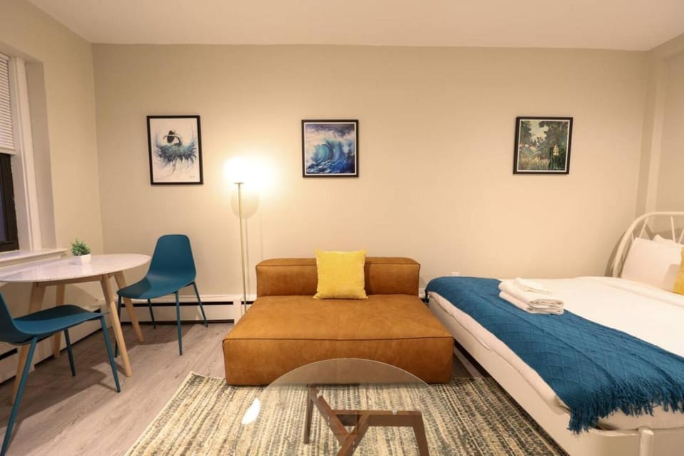 Sophisticated South End Studio Apartment in Back Bay
